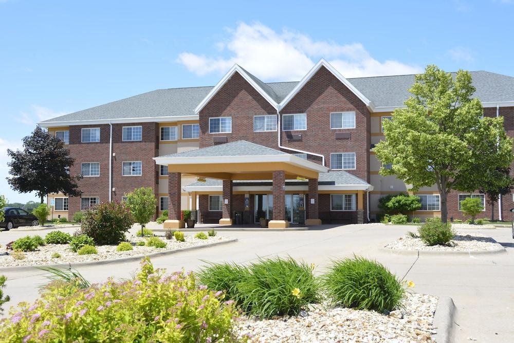 Mainstay Suites Dubuque At Hwy 20 Exterior photo